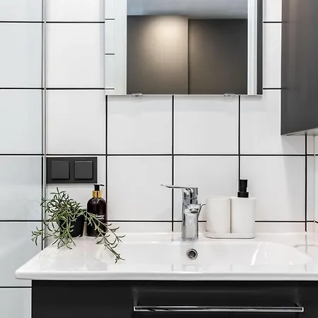 River To The - 8 Apartament *